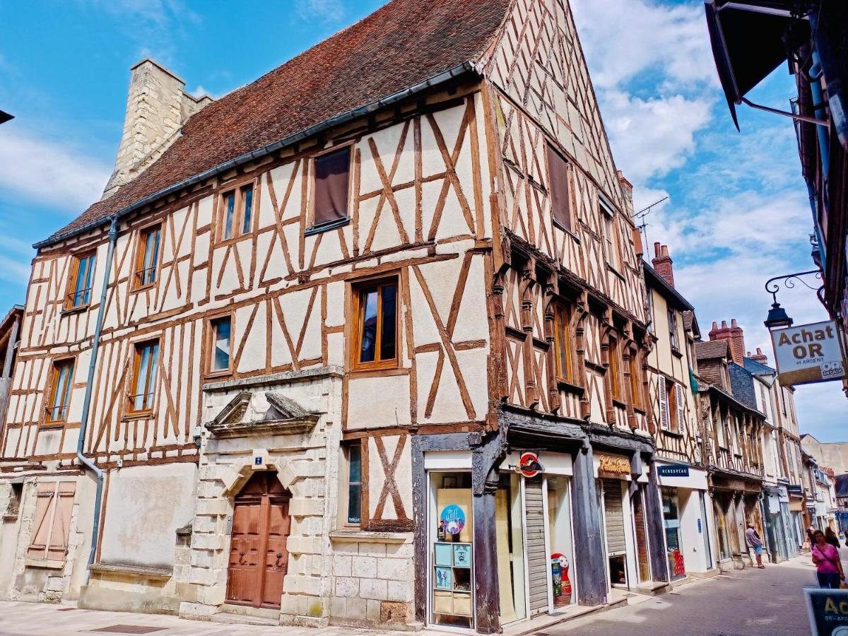 2 Pieces Totalement Renove Au Coeur De Bourges Apartment Exterior photo